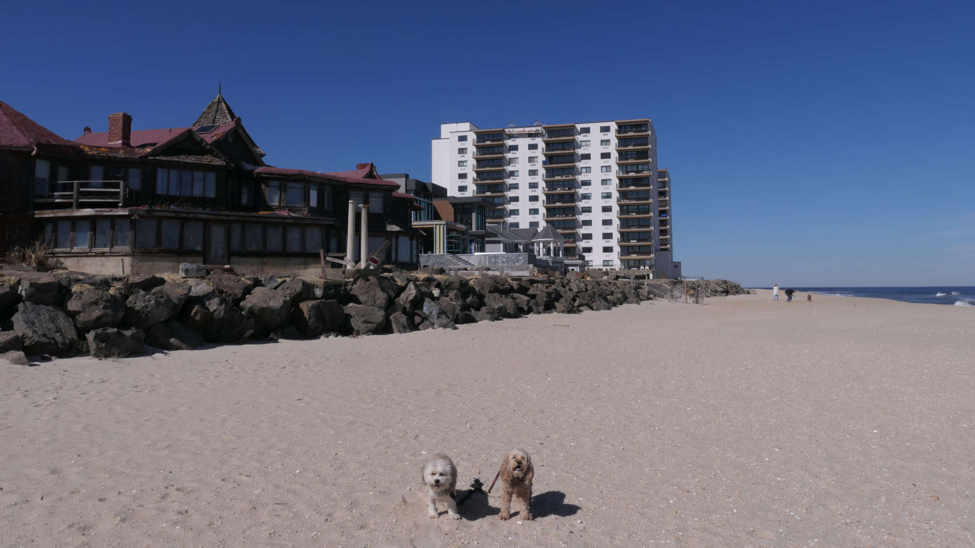 Monmouth_Beach